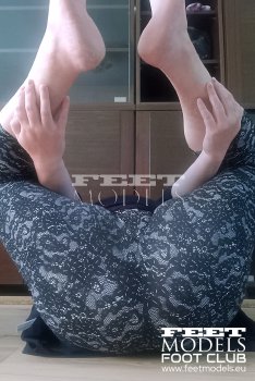 Feet modelka