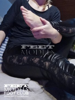 Feet modelka