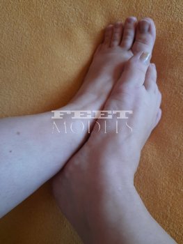 Feet modelka
