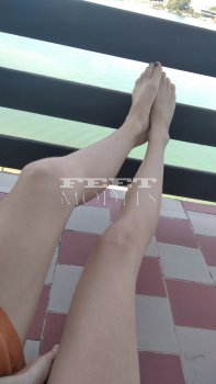 Feet modelka