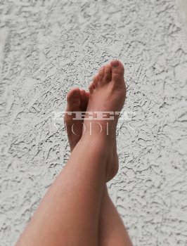 Feet modelka