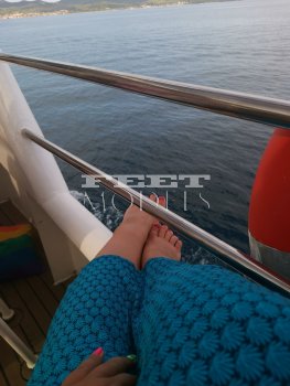 Feet modelka