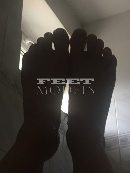 Feet modelka