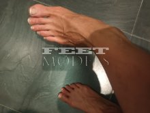Feet modelka