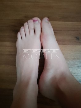 Feet modelka