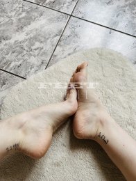 Feet modelka