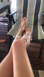Feet modelka