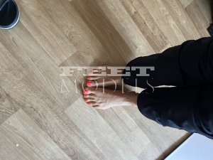 Feet modelka