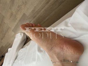 Feet modelka