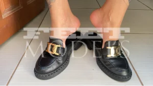 Feet modelka