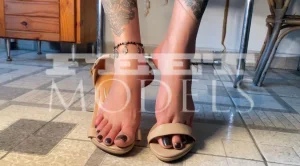Feet modelka