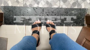 Feet modelka