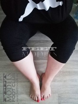 Feet modelka
