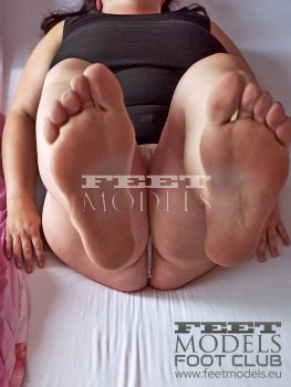 Feet modelka
