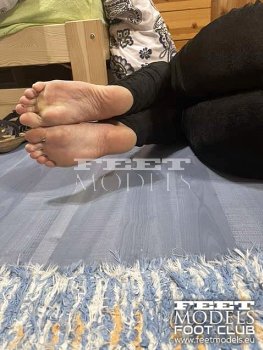 Feet modelka
