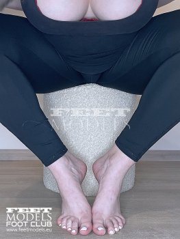 Feet modelka